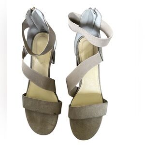 Liz Claiborne Elegant Taupe Strappy Sandals Small Heel